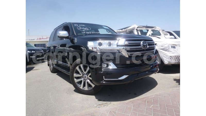 Big with watermark toyota land cruiser agadez import dubai 6138