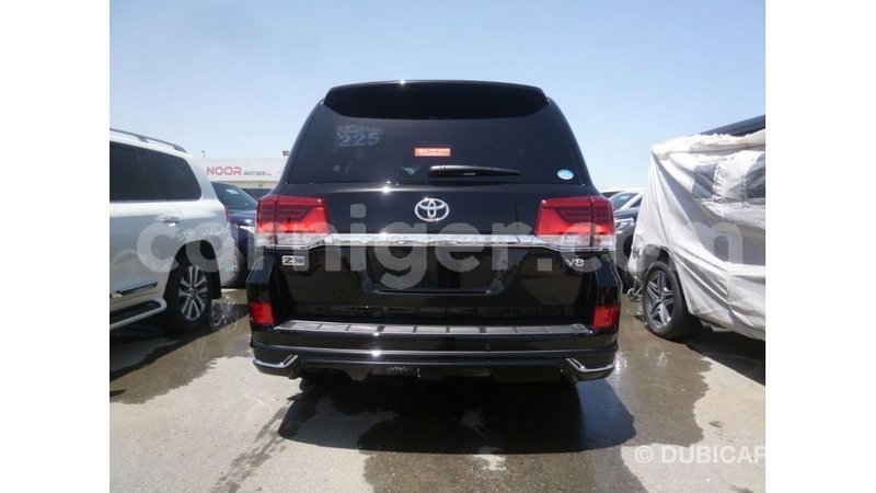 Big with watermark toyota land cruiser agadez import dubai 6138