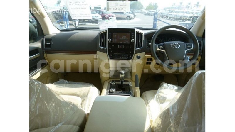 Big with watermark toyota land cruiser agadez import dubai 6139