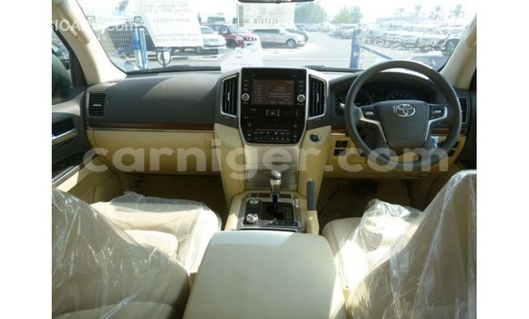 Acheter Import Utilitaire Toyota Land Cruiser Noir à Import - Dubai, Agadez Acheter Import Utilitaire Toyota Land Cruiser Noir à Import - Dubai, Agadez