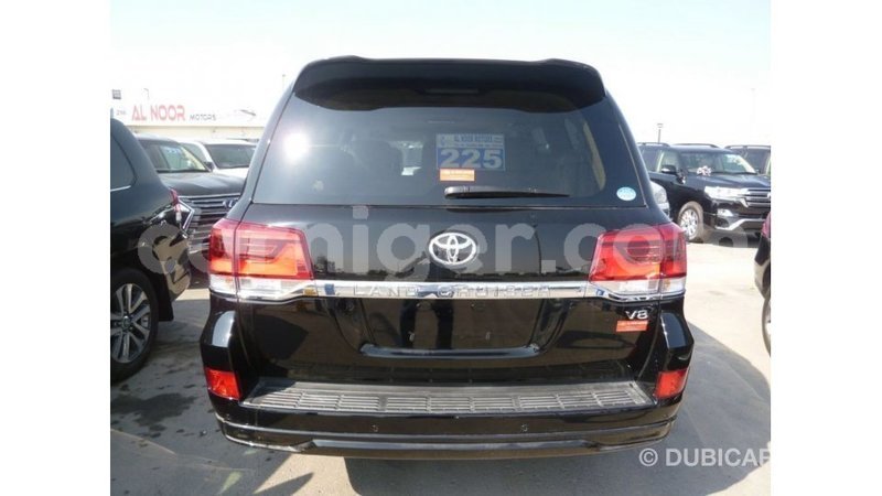 Big with watermark toyota land cruiser agadez import dubai 6139