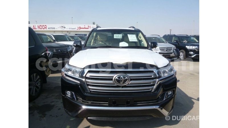 Big with watermark toyota land cruiser agadez import dubai 6139