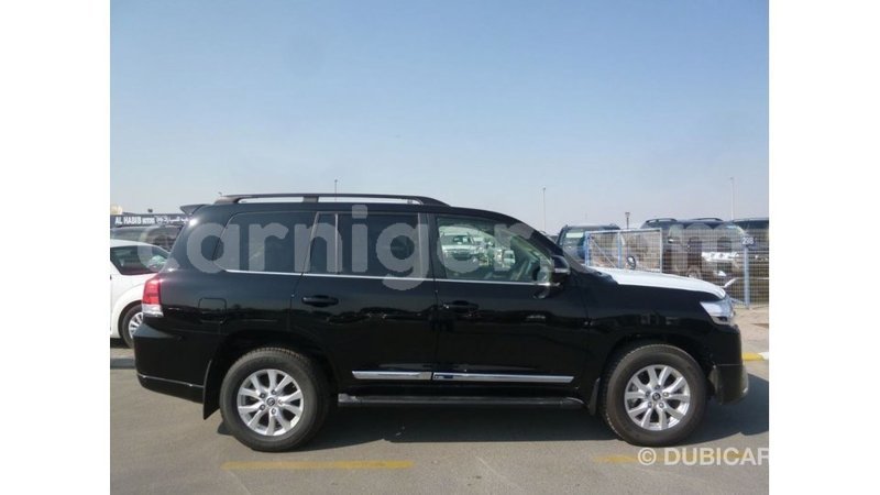 Big with watermark toyota land cruiser agadez import dubai 6139