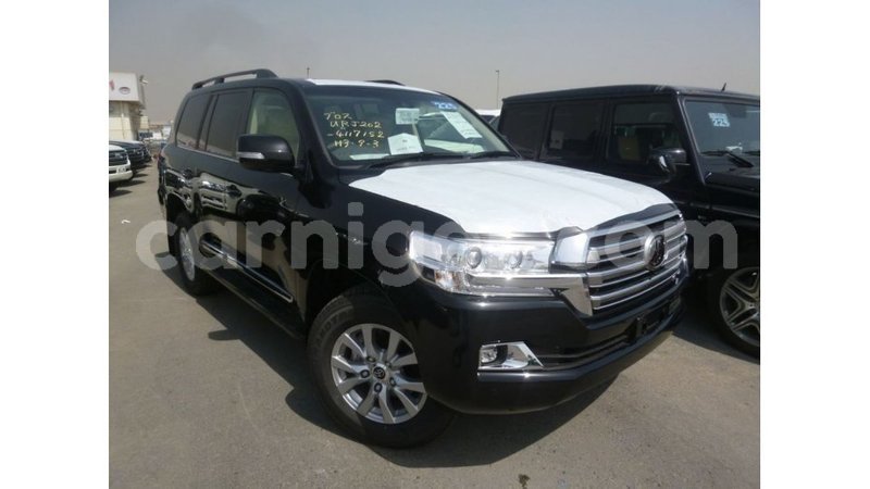 Big with watermark toyota land cruiser agadez import dubai 6140