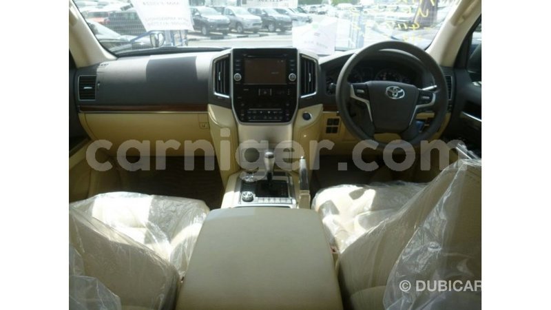 Big with watermark toyota land cruiser agadez import dubai 6140