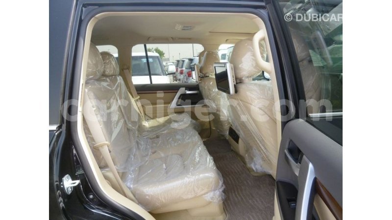 Big with watermark toyota land cruiser agadez import dubai 6140