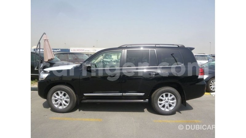 Big with watermark toyota land cruiser agadez import dubai 6140