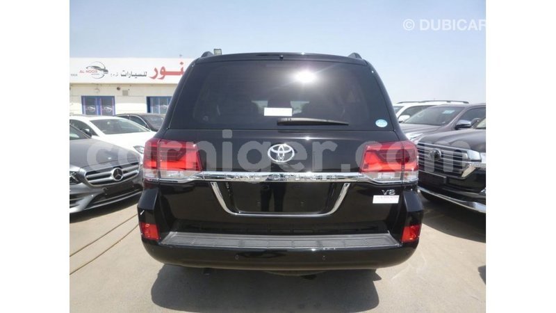 Big with watermark toyota land cruiser agadez import dubai 6141