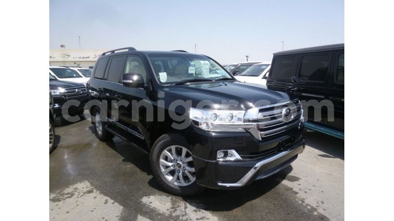 Big with watermark toyota land cruiser agadez import dubai 6142