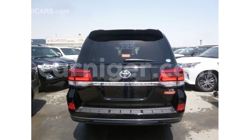 Big with watermark toyota land cruiser agadez import dubai 6142