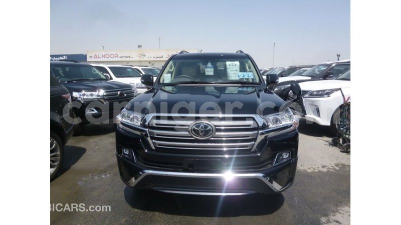 Big with watermark toyota land cruiser agadez import dubai 6142