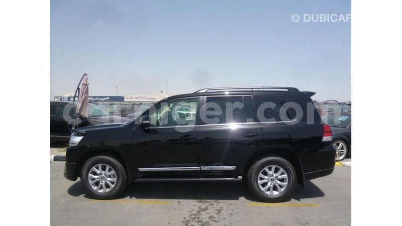 Big with watermark toyota land cruiser agadez import dubai 6142