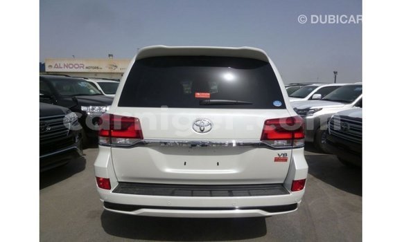اشتري Imported Toyota Land Cruiser White شاحنة في Import - Dubai في أغاديز اشتري Imported Toyota Land Cruiser White شاحنة في Import - Dubai في أغاديز