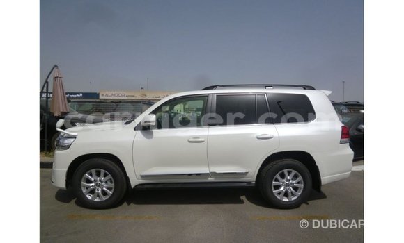 اشتري Imported Toyota Land Cruiser White شاحنة في Import - Dubai في أغاديز اشتري Imported Toyota Land Cruiser White شاحنة في Import - Dubai في أغاديز