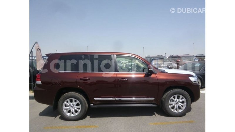 Big with watermark toyota land cruiser agadez import dubai 6145