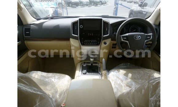 Sayi Imported Toyota Land Cruiser White Babbar mota in Import - Dubai a Agadez Sayi Imported Toyota Land Cruiser White Babbar mota in Import - Dubai a Agadez