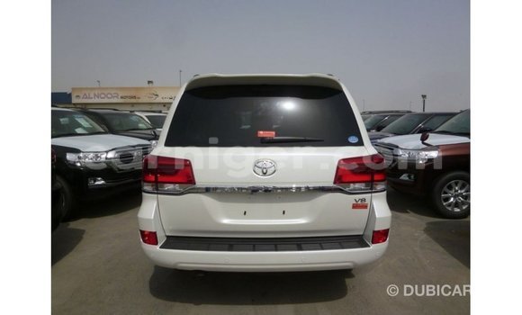 Sayi Imported Toyota Land Cruiser White Babbar mota in Import - Dubai a Agadez Sayi Imported Toyota Land Cruiser White Babbar mota in Import - Dubai a Agadez