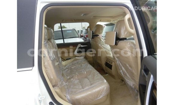 Sayi Imported Toyota Land Cruiser White Babbar mota in Import - Dubai a Agadez Sayi Imported Toyota Land Cruiser White Babbar mota in Import - Dubai a Agadez