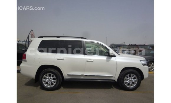 Sayi Imported Toyota Land Cruiser White Babbar mota in Import - Dubai a Agadez Sayi Imported Toyota Land Cruiser White Babbar mota in Import - Dubai a Agadez