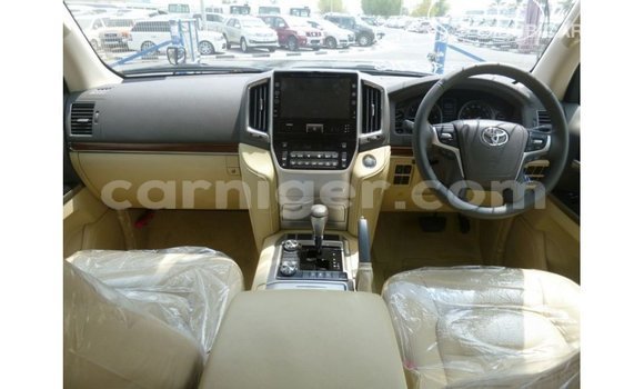 Buy Import Toyota Land Cruiser Black Truck in Import - Dubai in Agadez Buy Import Toyota Land Cruiser Black Truck in Import - Dubai in Agadez