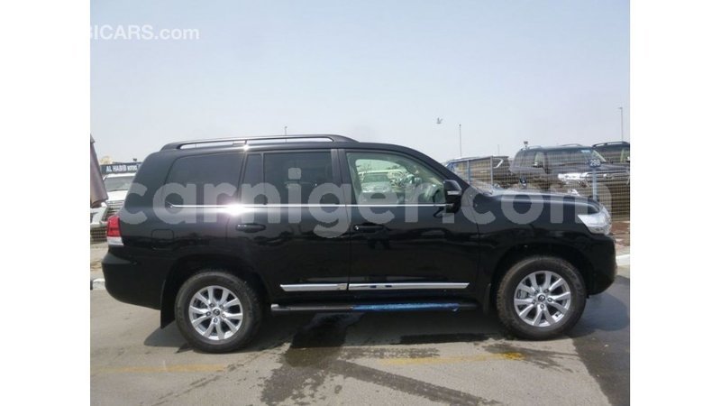 Big with watermark toyota land cruiser agadez import dubai 6147