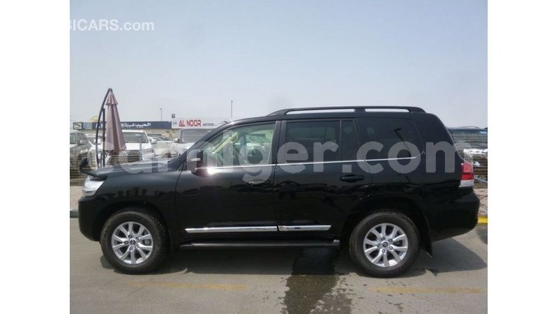 Big with watermark toyota land cruiser agadez import dubai 6147