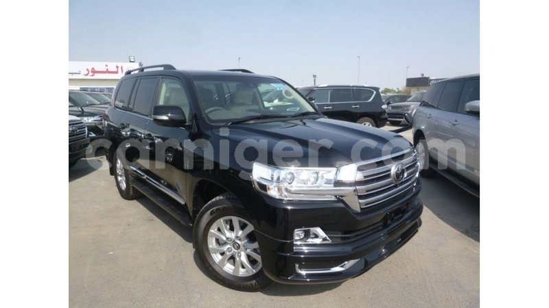 Big with watermark toyota land cruiser agadez import dubai 6149