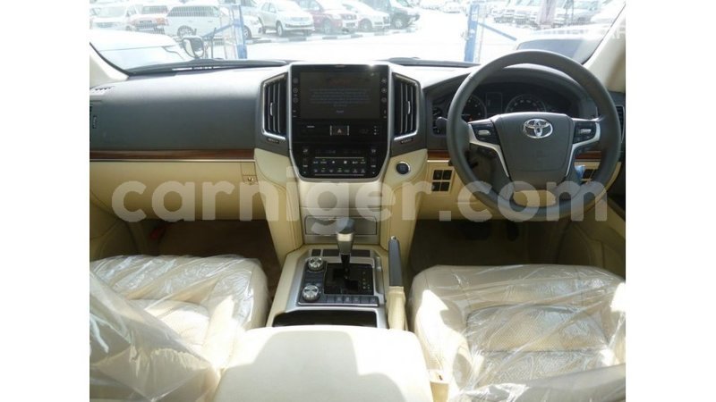 Big with watermark toyota land cruiser agadez import dubai 6149