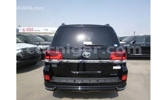 Sayi Imported Toyota Land Cruiser Black Babbar mota in Import - Dubai a Agadez Sayi Imported Toyota Land Cruiser Black Babbar mota in Import - Dubai a Agadez