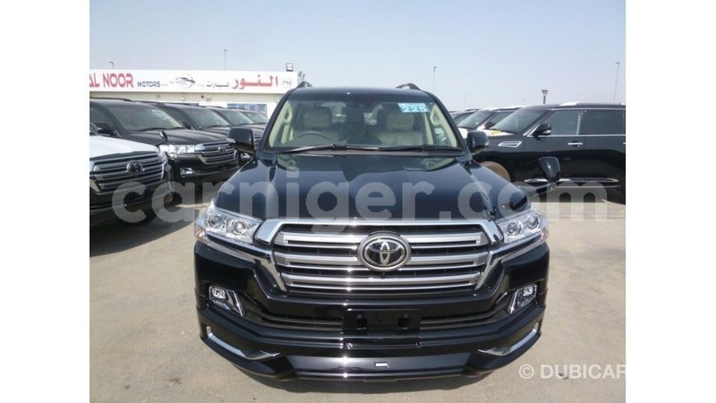 Big with watermark toyota land cruiser agadez import dubai 6149