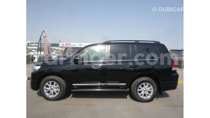 Big with watermark toyota land cruiser agadez import dubai 6149