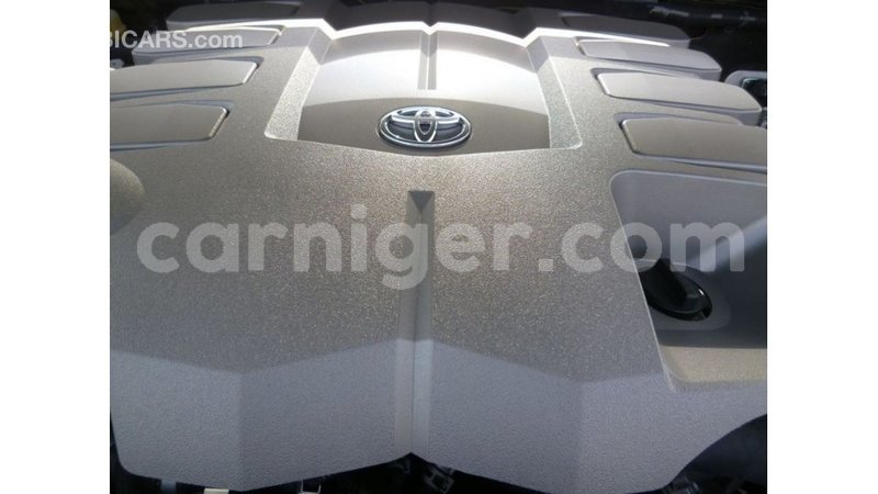 Big with watermark toyota land cruiser agadez import dubai 6149