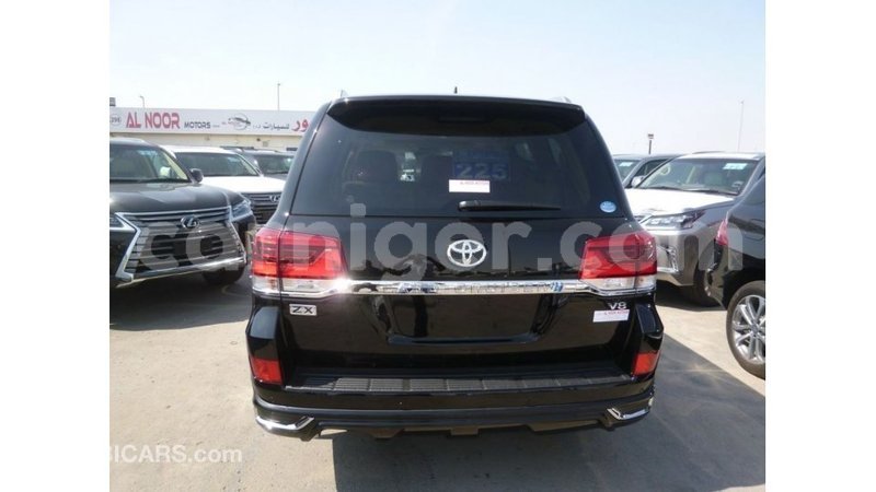 Big with watermark toyota land cruiser agadez import dubai 6150