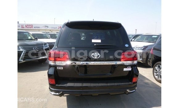 Acheter Import Utilitaire Toyota Land Cruiser Noir à Import - Dubai, Agadez Acheter Import Utilitaire Toyota Land Cruiser Noir à Import - Dubai, Agadez