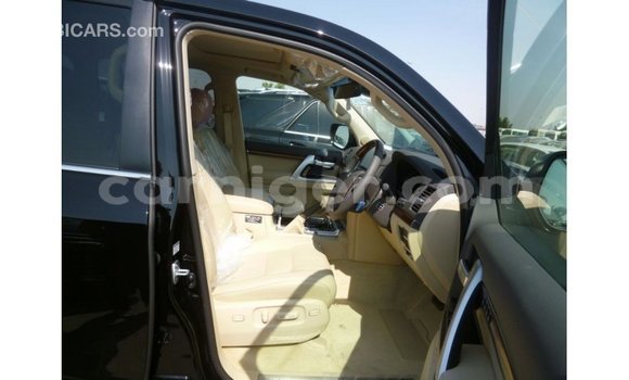 Acheter Import Utilitaire Toyota Land Cruiser Noir à Import - Dubai, Agadez Acheter Import Utilitaire Toyota Land Cruiser Noir à Import - Dubai, Agadez