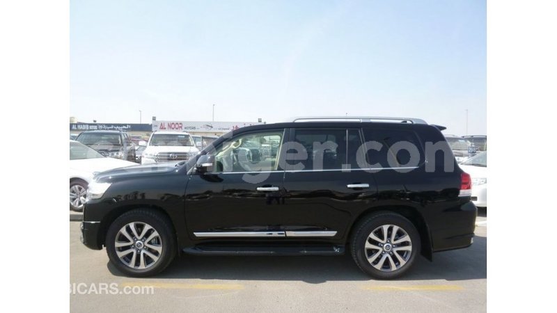 Big with watermark toyota land cruiser agadez import dubai 6150