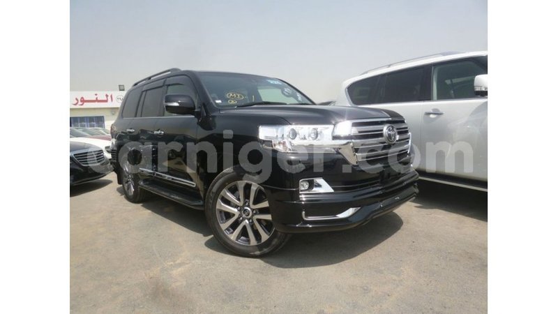 Big with watermark toyota land cruiser agadez import dubai 6151