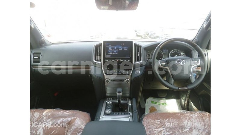 Big with watermark toyota land cruiser agadez import dubai 6151