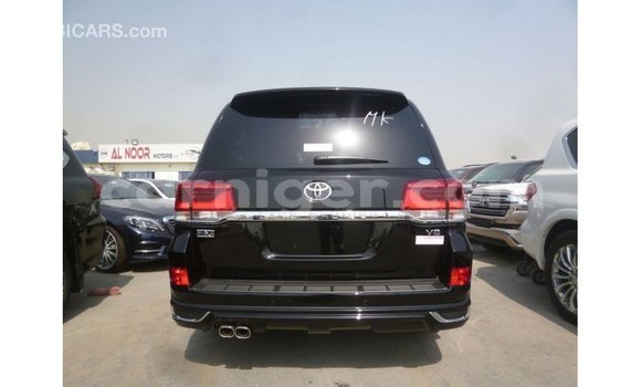 Acheter Import Utilitaire Toyota Land Cruiser Noir à Import - Dubai, Agadez Acheter Import Utilitaire Toyota Land Cruiser Noir à Import - Dubai, Agadez