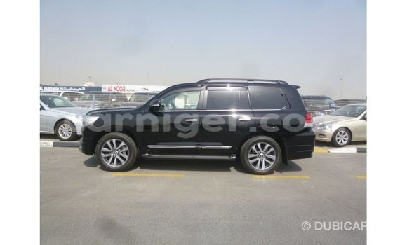 Acheter Import Utilitaire Toyota Land Cruiser Noir à Import - Dubai, Agadez Acheter Import Utilitaire Toyota Land Cruiser Noir à Import - Dubai, Agadez