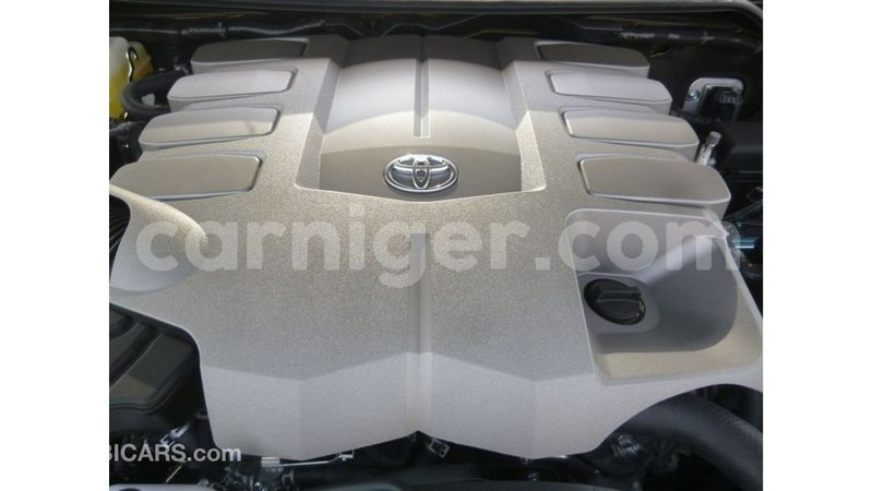 Big with watermark toyota land cruiser agadez import dubai 6151