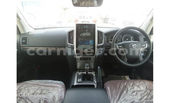 Sayi Imported Toyota Land Cruiser White Babbar mota in Import - Dubai a Agadez Sayi Imported Toyota Land Cruiser White Babbar mota in Import - Dubai a Agadez