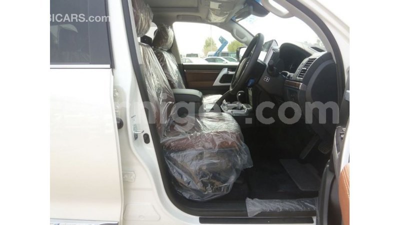 Big with watermark toyota land cruiser agadez import dubai 6152