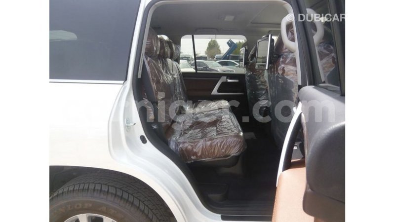 Big with watermark toyota land cruiser agadez import dubai 6152