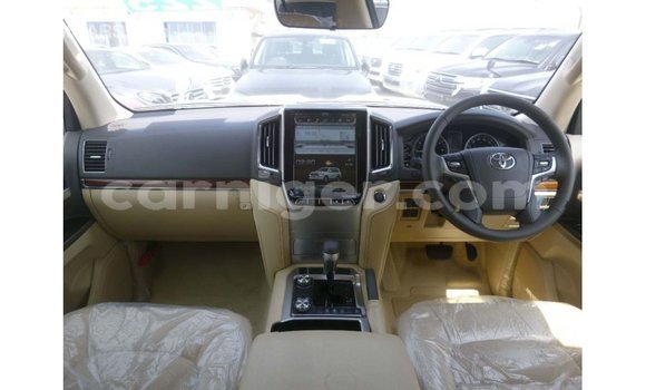 Acheter Import Utilitaire Toyota Land Cruiser Blanc à Import - Dubai, Agadez Acheter Import Utilitaire Toyota Land Cruiser Blanc à Import - Dubai, Agadez