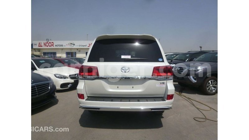 Big with watermark toyota land cruiser agadez import dubai 6153