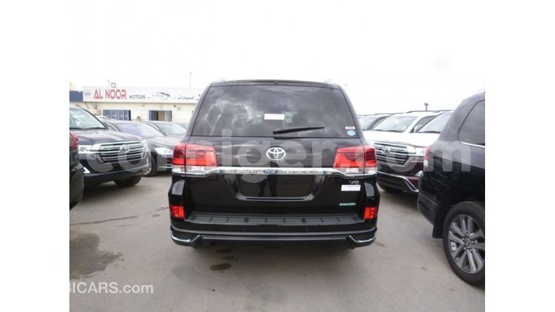 Big with watermark toyota land cruiser agadez import dubai 6154