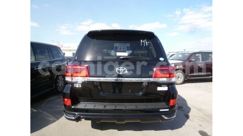 Big with watermark toyota land cruiser agadez import dubai 6155