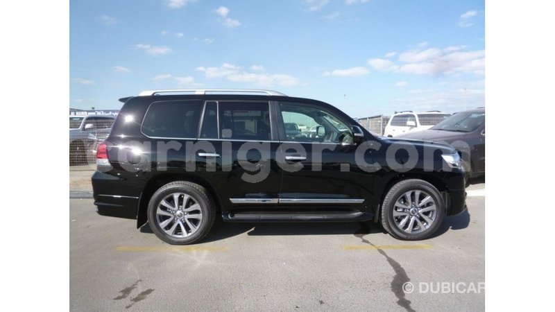 Big with watermark toyota land cruiser agadez import dubai 6155