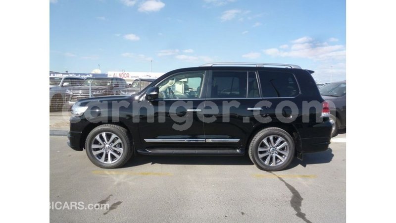 Big with watermark toyota land cruiser agadez import dubai 6155